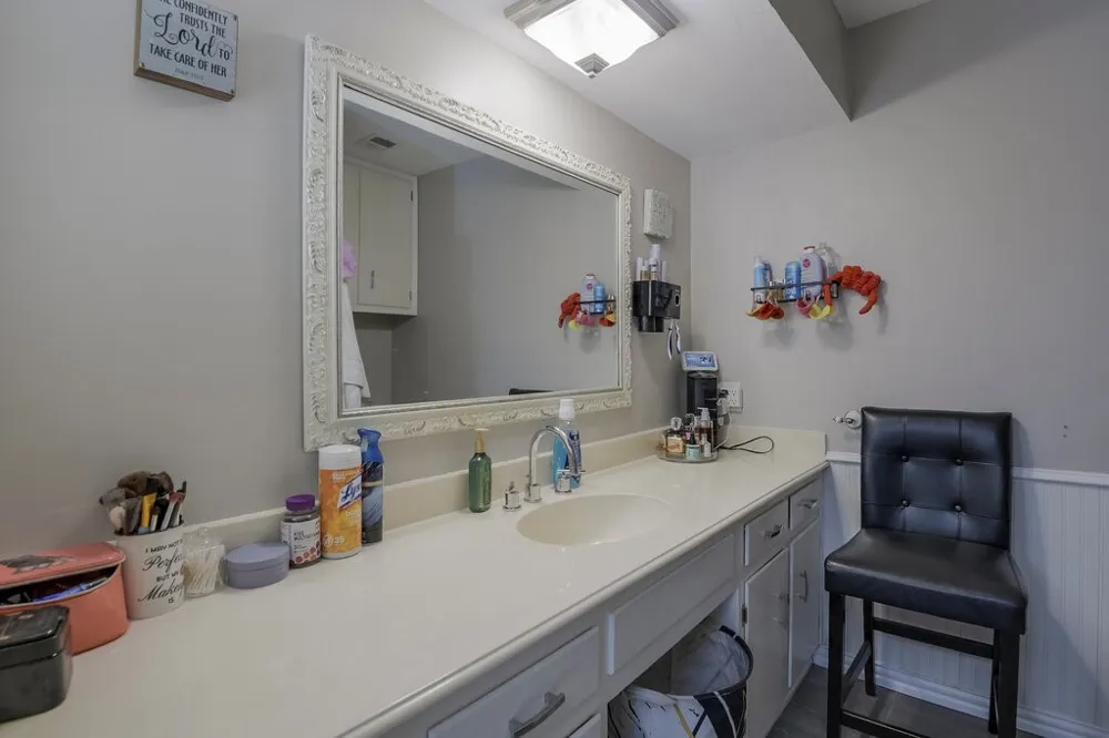 802 Crest Oak Court Arlington, TX 76012