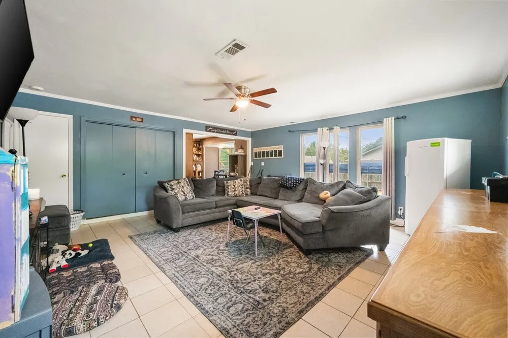 802 Crest Oak Court Arlington, TX 76012