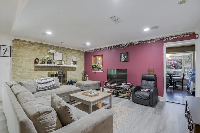 802 Crest Oak Court Arlington, TX 76012
