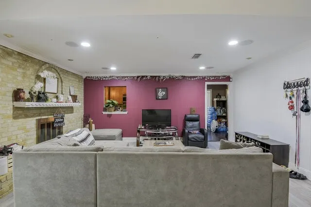 802 Crest Oak Court Arlington, TX 76012