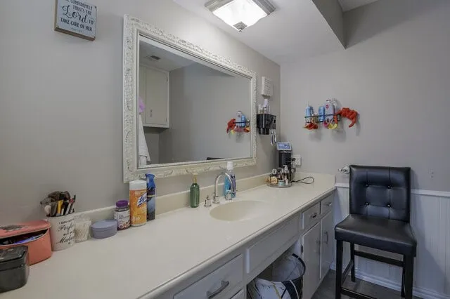 802 Crest Oak Court Arlington, TX 76012