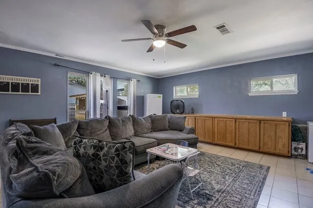 802 Crest Oak Court Arlington, TX 76012