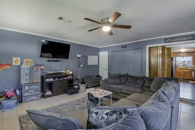 802 Crest Oak Court Arlington, TX 76012