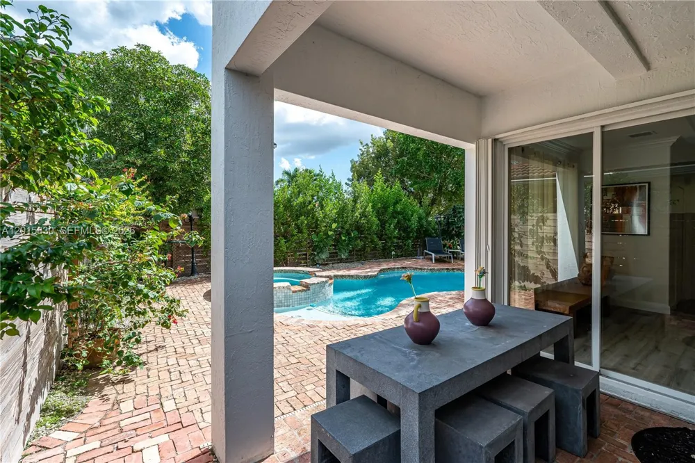 1733 SW 151st Pl Miami, FL 33185
