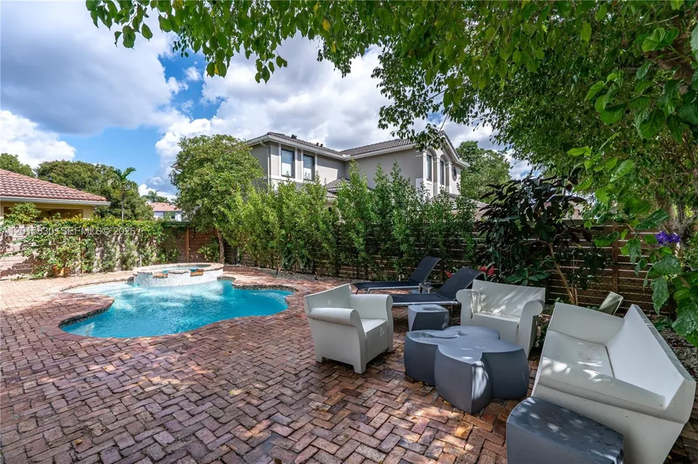 1733 SW 151st Pl Miami, FL 33185