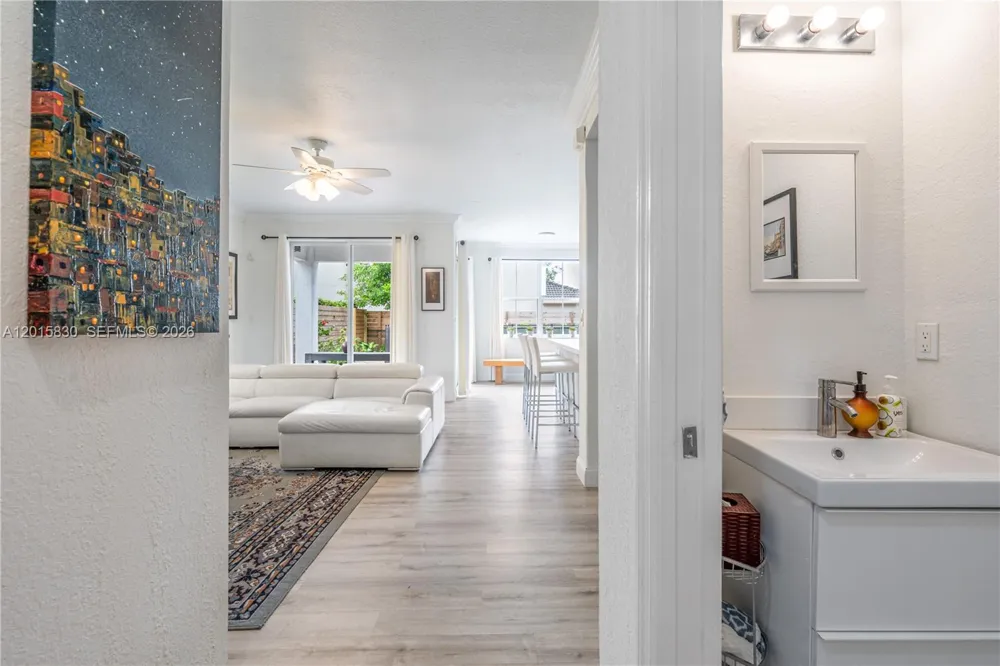 1733 SW 151st Pl Miami, FL 33185