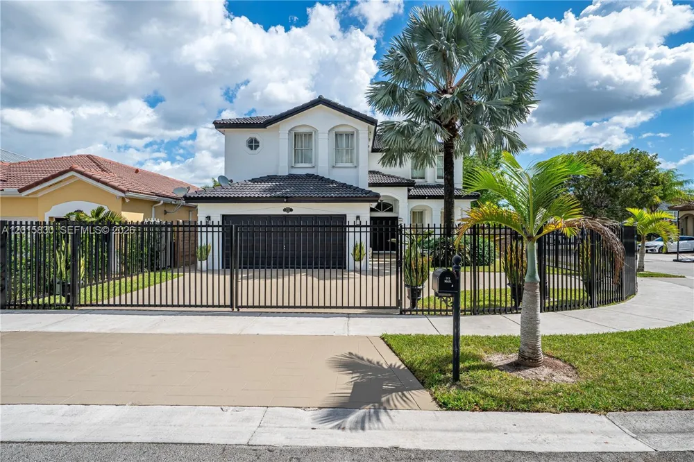1733 SW 151st Pl Miami, FL 33185