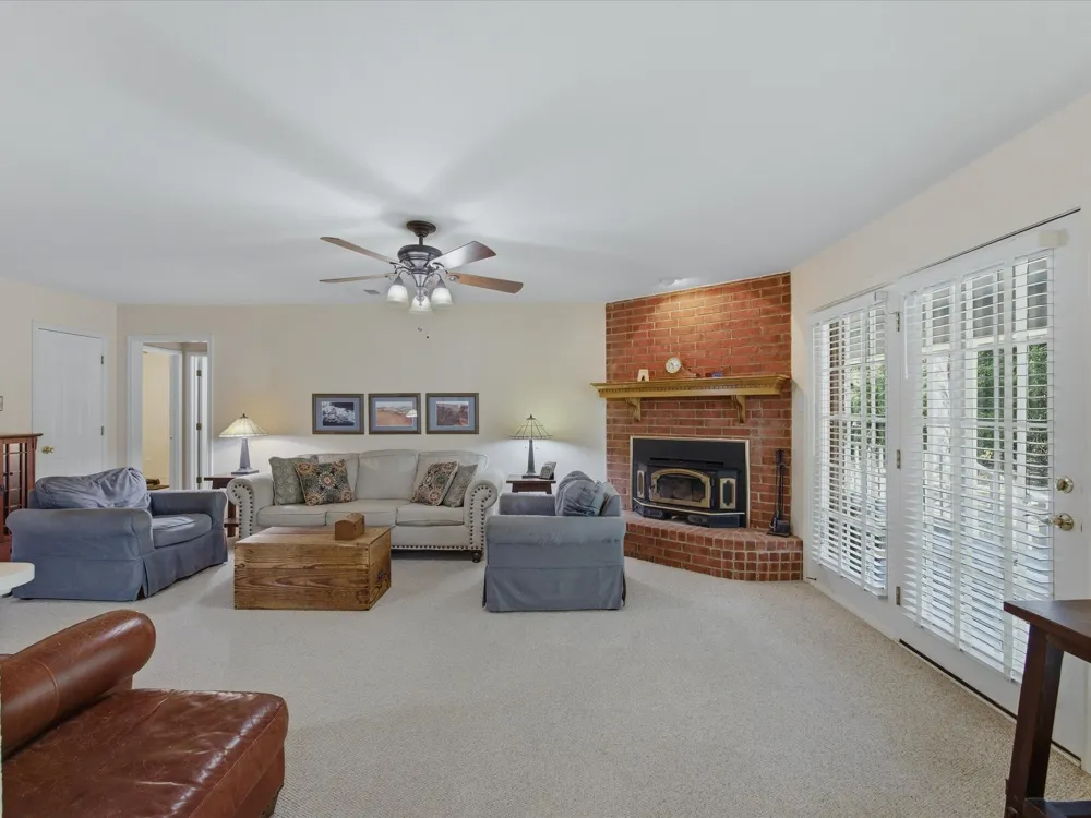 9627 County Road 4028 Kemp, TX 75143