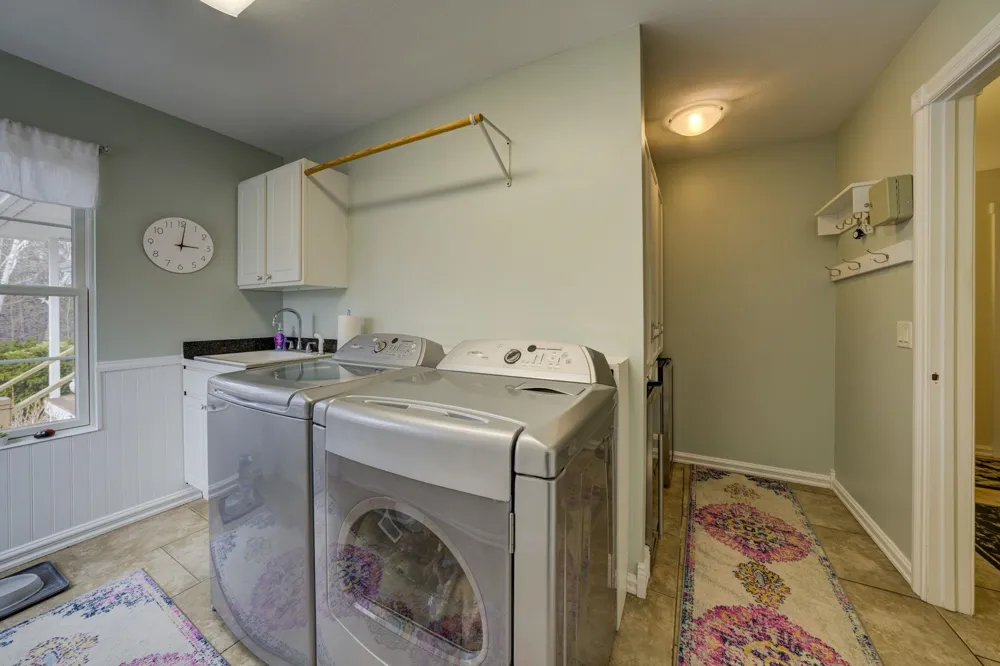2567 Evergreen Valley Drive Suttons Bay Township, MI 49682