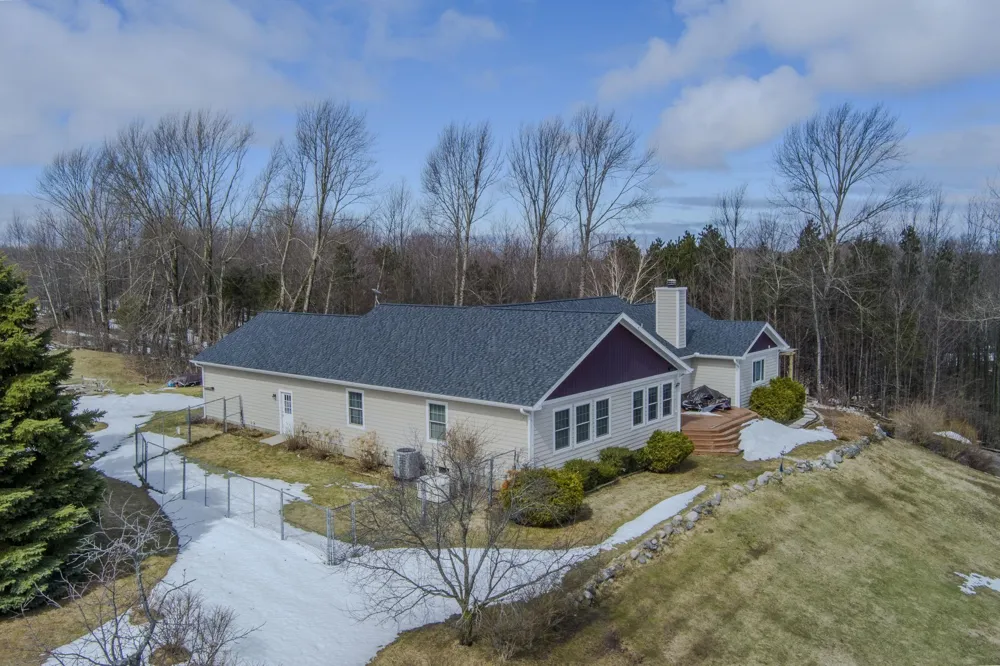 2567 Evergreen Valley Drive Suttons Bay Township, MI 49682