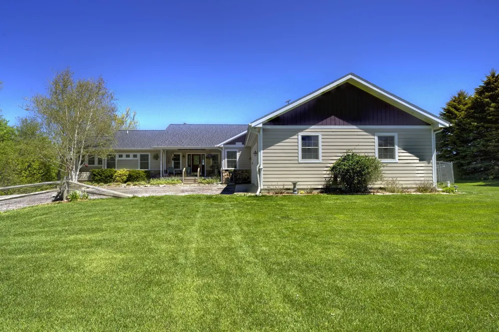 2567 Evergreen Valley Drive Suttons Bay Township, MI 49682