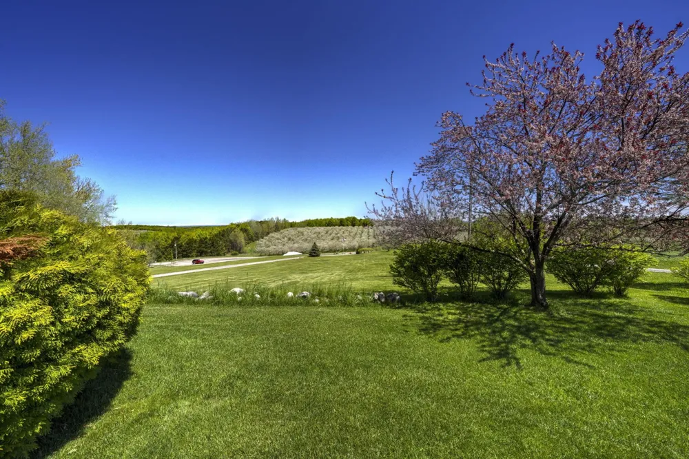 2567 Evergreen Valley Drive Suttons Bay Township, MI 49682