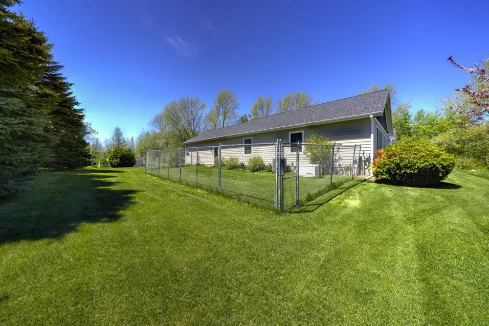 2567 Evergreen Valley Drive Suttons Bay Township, MI 49682