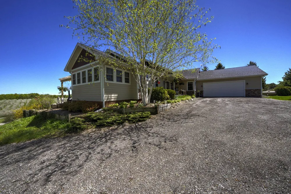 2567 Evergreen Valley Drive Suttons Bay Township, MI 49682
