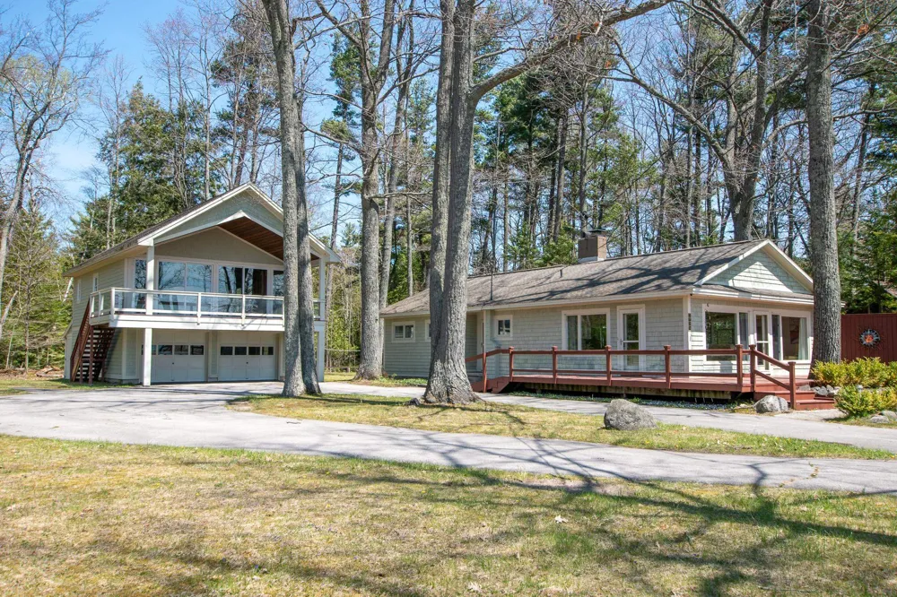 3784 S Lee Point Road Bingham Township, MI 49682