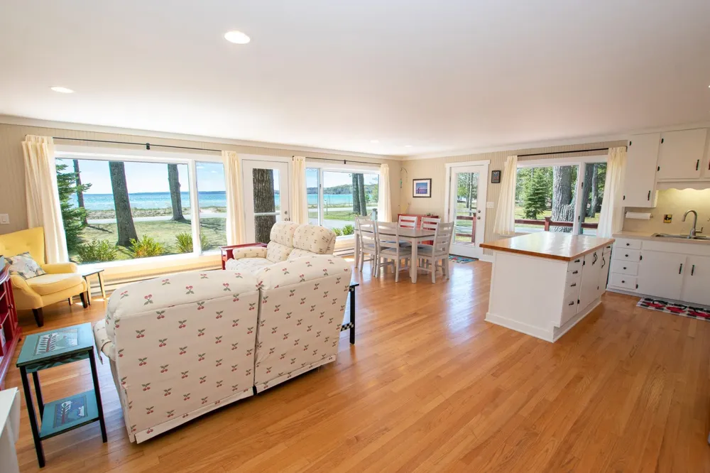 3784 S Lee Point Road Bingham Township, MI 49682