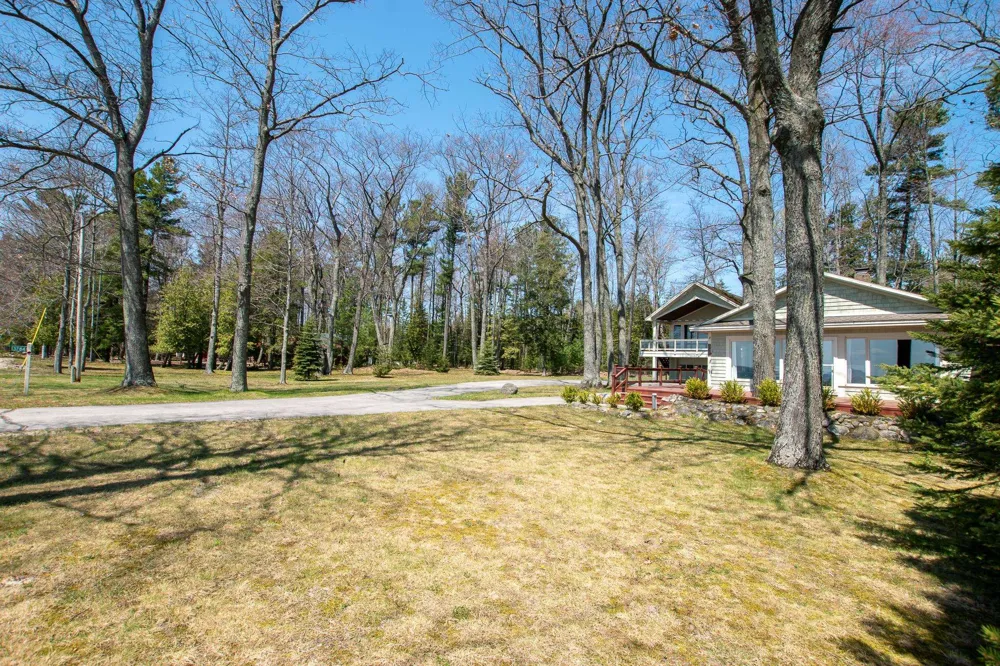 3784 S Lee Point Road Bingham Township, MI 49682