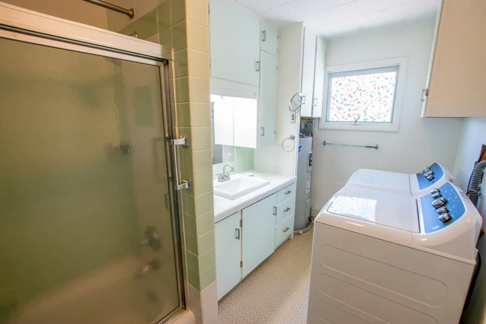 3784 S Lee Point Road Bingham Township, MI 49682