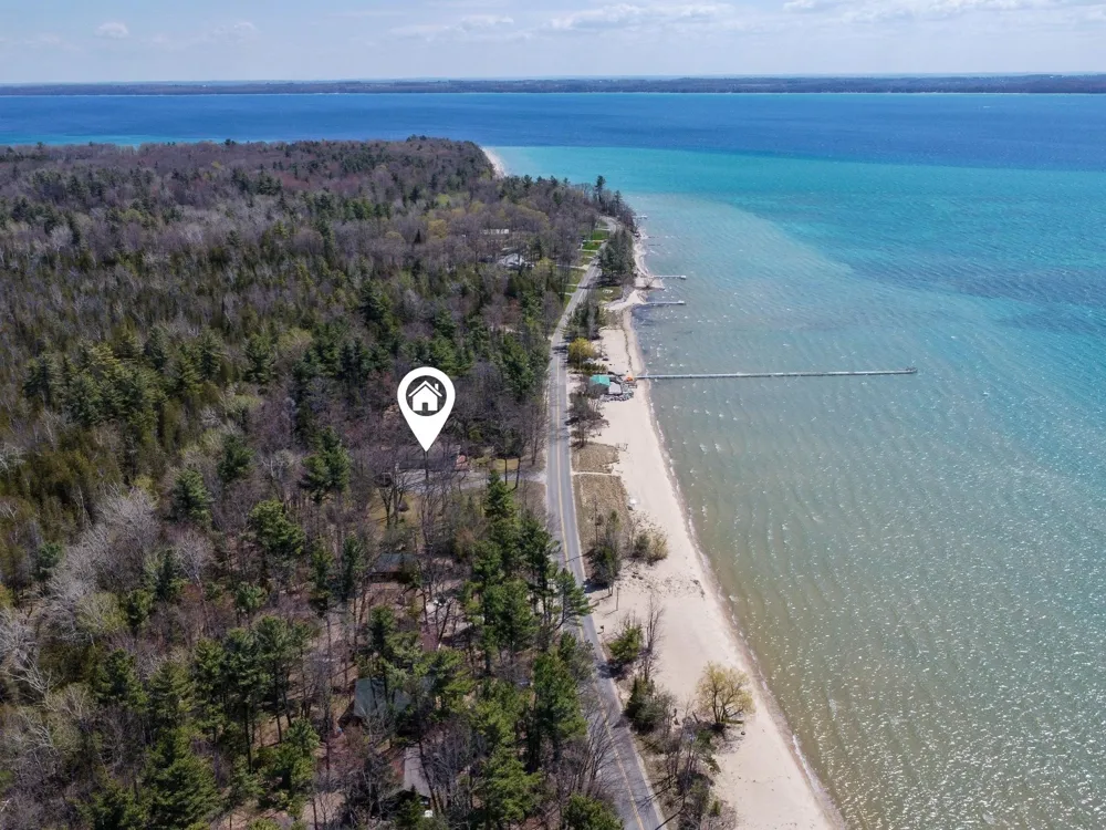 3784 S Lee Point Road Bingham Township, MI 49682