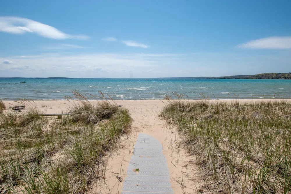 3784 S Lee Point Road Bingham Township, MI 49682