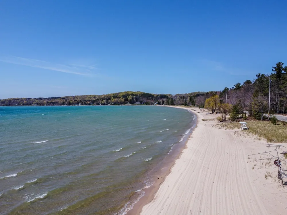 3784 S Lee Point Road Bingham Township, MI 49682