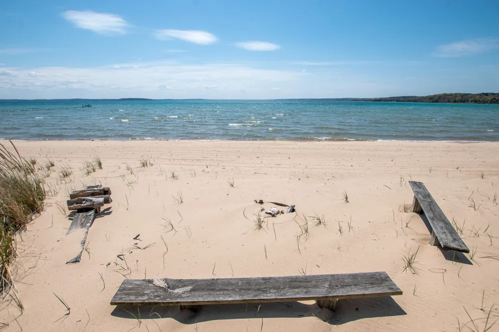 3784 S Lee Point Road Bingham Township, MI 49682