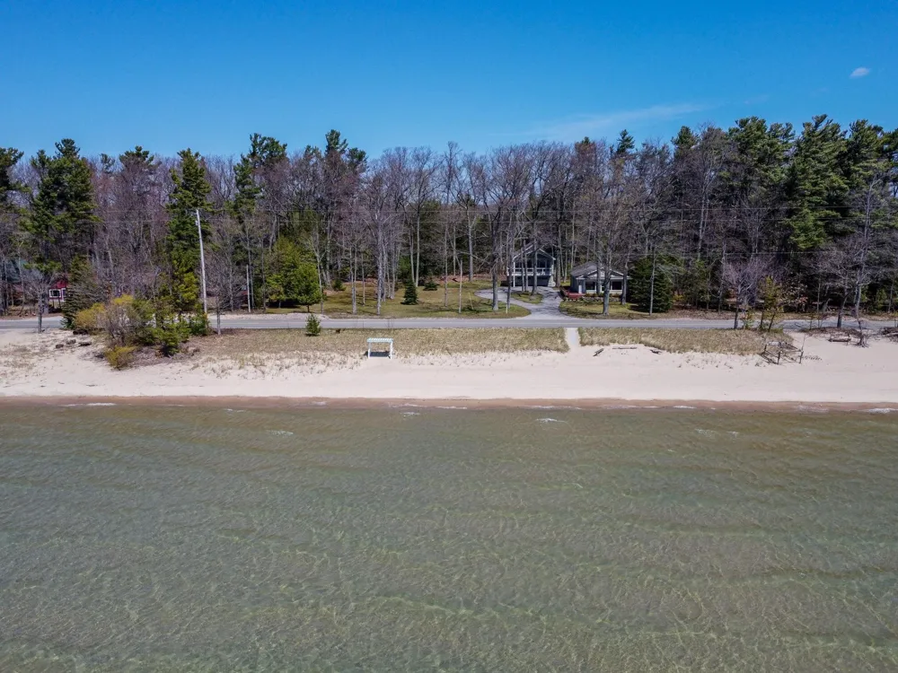 3784 S Lee Point Road Bingham Township, MI 49682