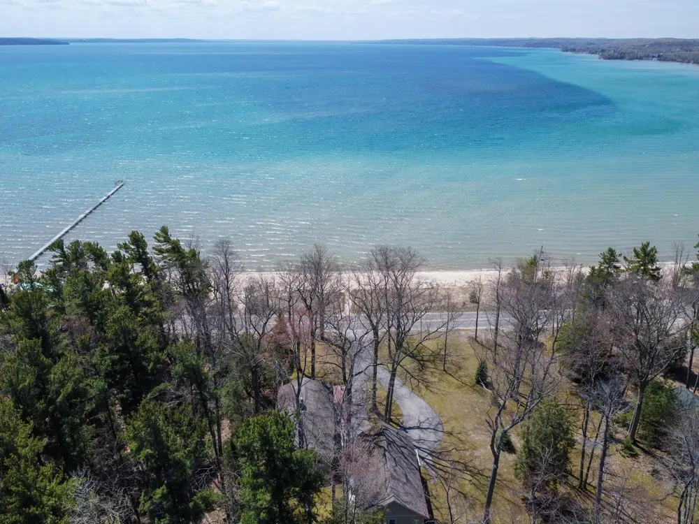 3784 S Lee Point Road Bingham Township, MI 49682