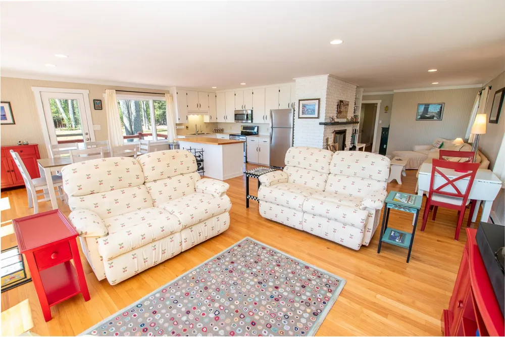 3784 S Lee Point Road Bingham Township, MI 49682
