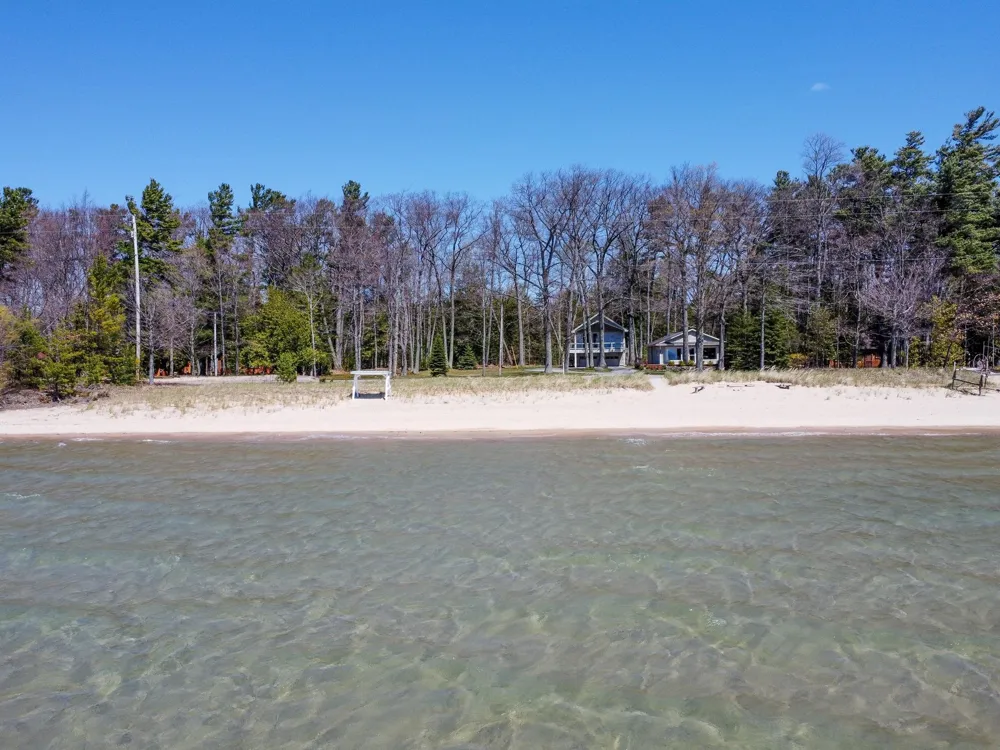 3784 S Lee Point Road Bingham Township, MI 49682
