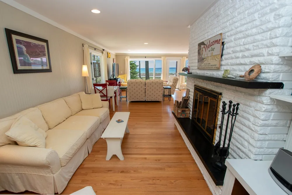 3784 S Lee Point Road Bingham Township, MI 49682