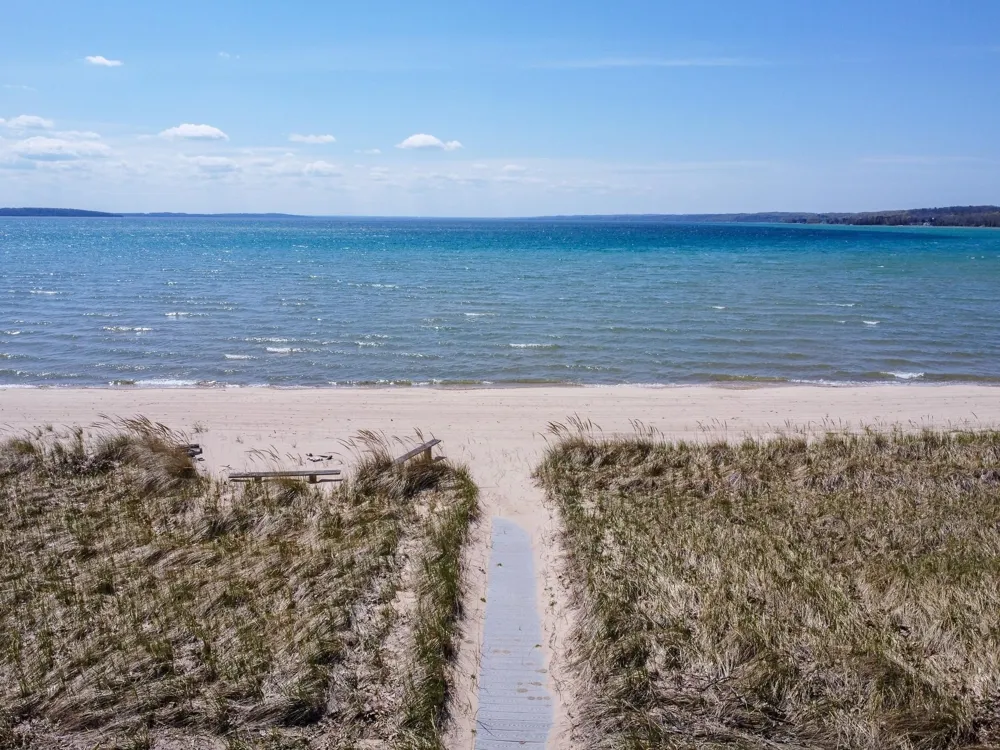 3784 S Lee Point Road Bingham Township, MI 49682