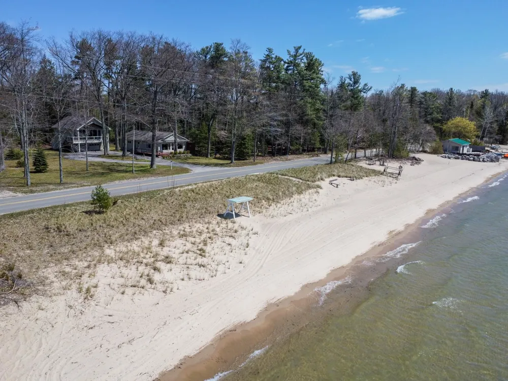 3784 S Lee Point Road Bingham Township, MI 49682