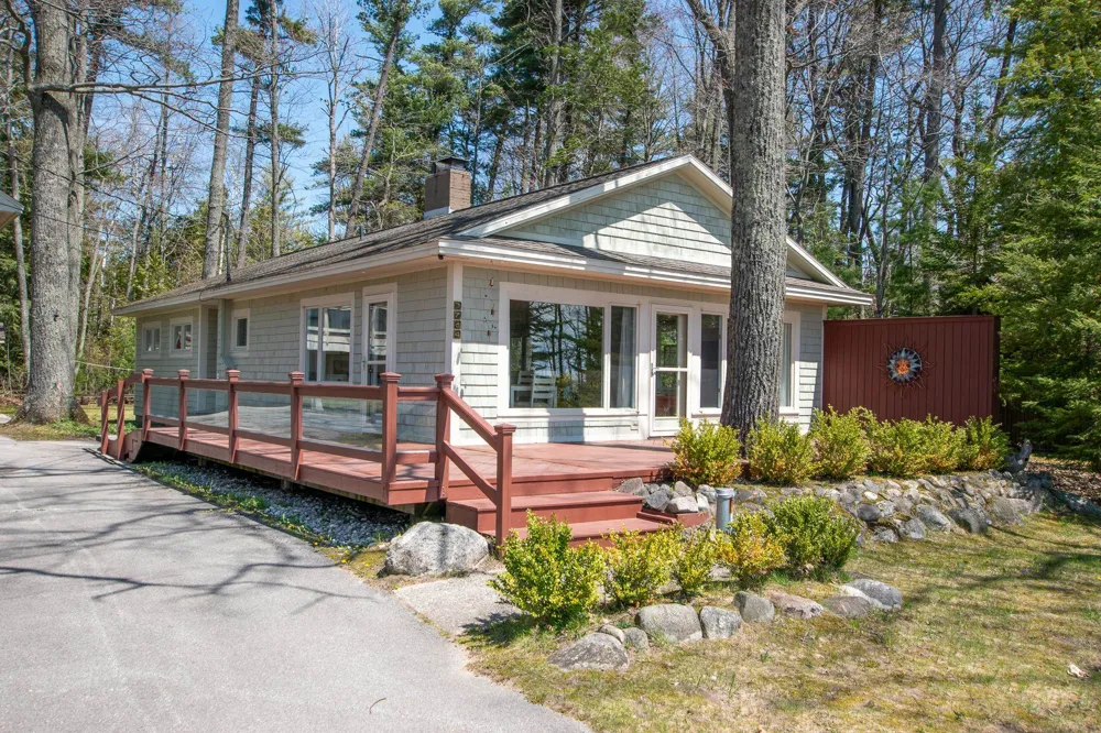3784 S Lee Point Road Bingham Township, MI 49682