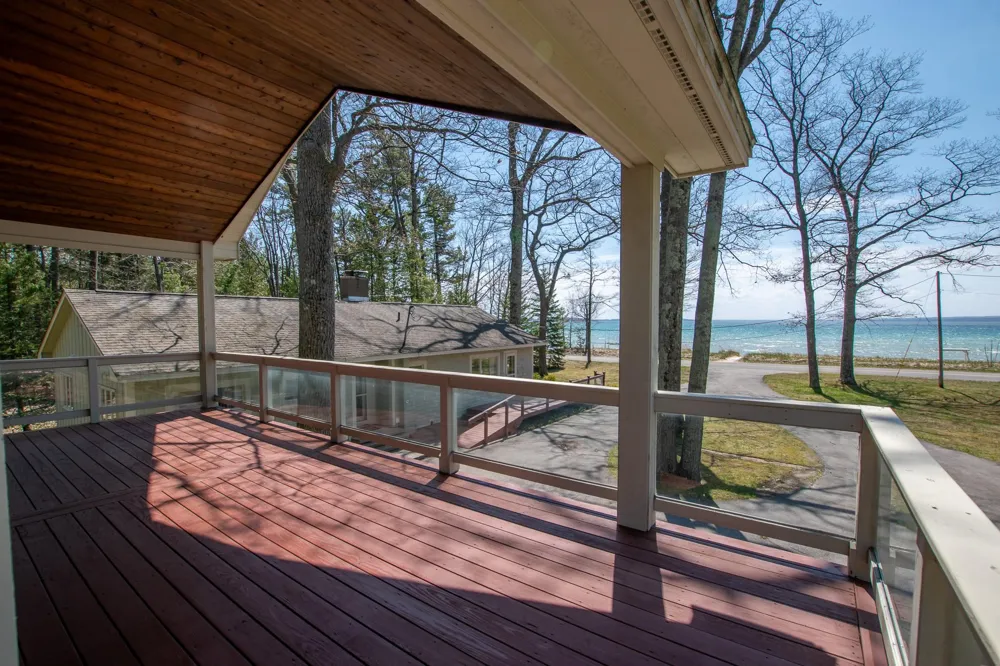 3784 S Lee Point Road Bingham Township, MI 49682