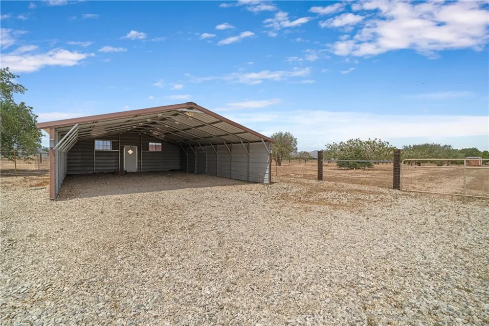 7435 Poppy California City, CA 93505