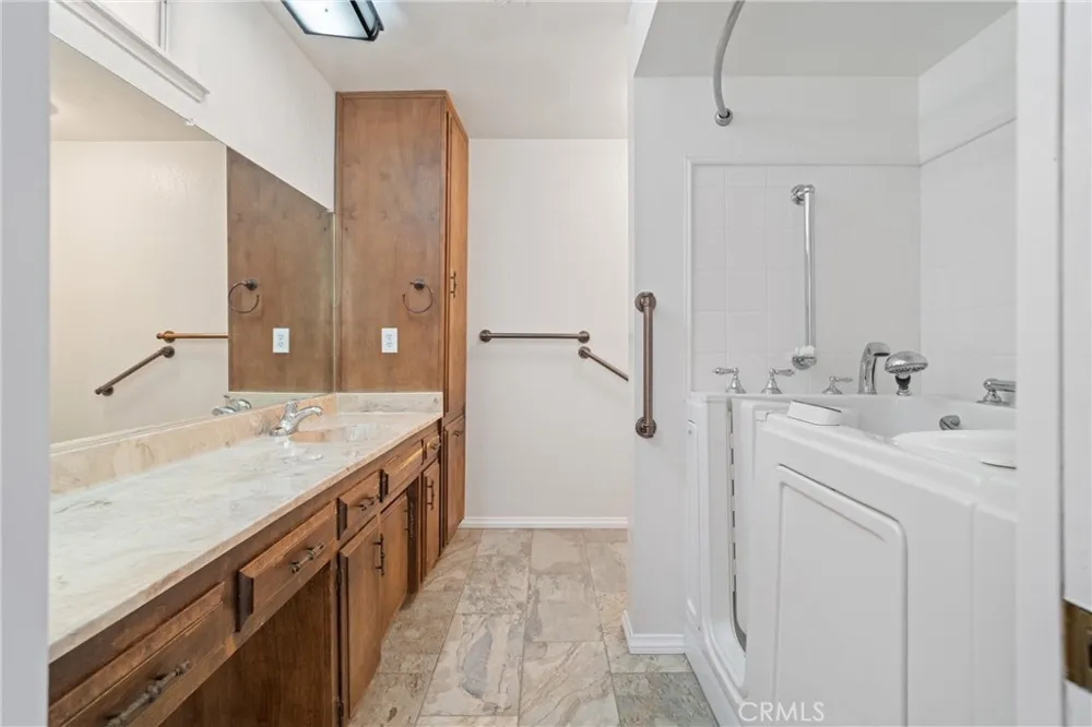 7435 Poppy California City, CA 93505