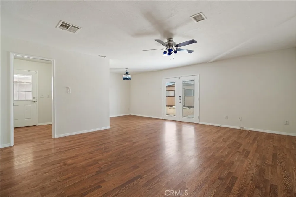 7435 Poppy California City, CA 93505