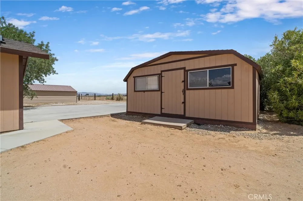 7435 Poppy California City, CA 93505