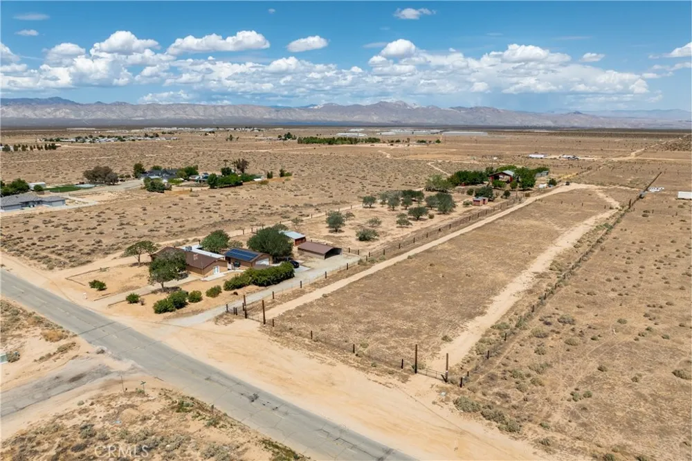 7435 Poppy California City, CA 93505