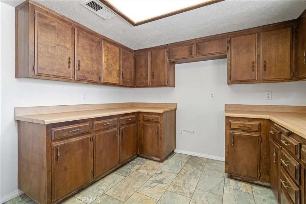 7435 Poppy California City, CA 93505