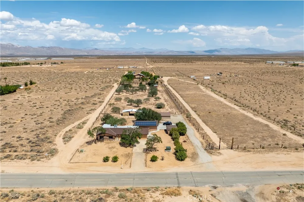 7435 Poppy California City, CA 93505
