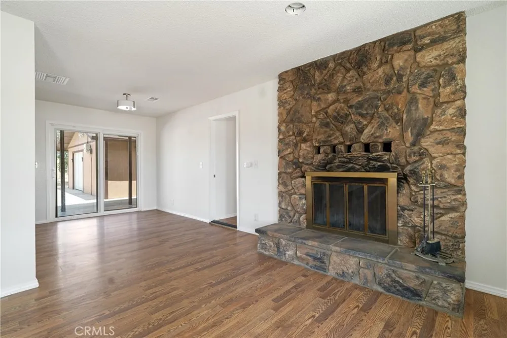 7435 Poppy California City, CA 93505
