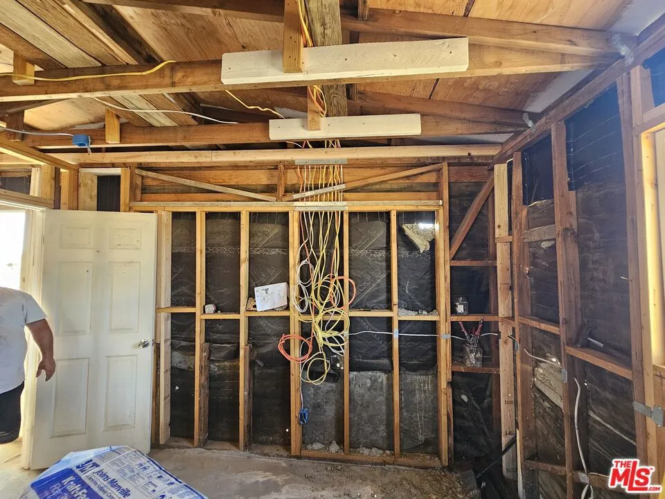 7797 Quartz Road Mojave, CA 93519