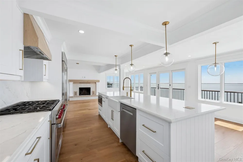 22 Laura Lee Drive Center Moriches, NY 11934