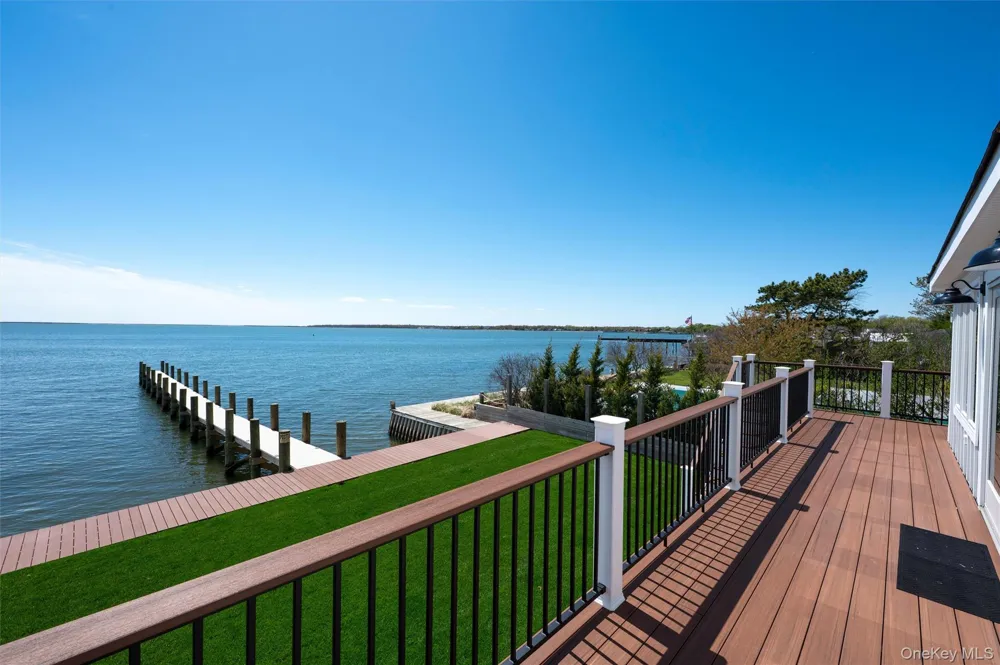 22 Laura Lee Drive Center Moriches, NY 11934