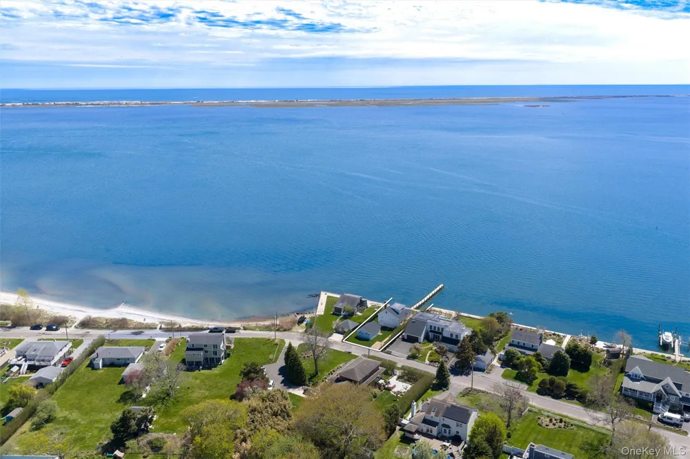 22 Laura Lee Drive Center Moriches, NY 11934