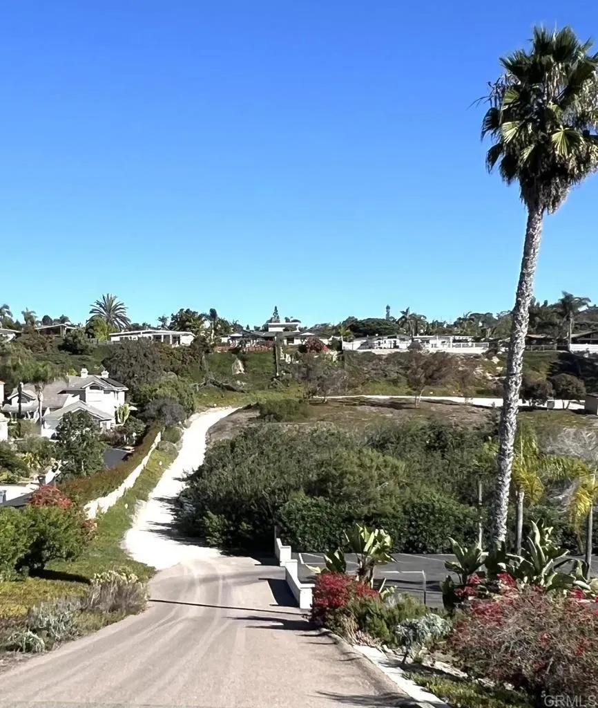Mays Hollow Lane Encinitas, CA 92024