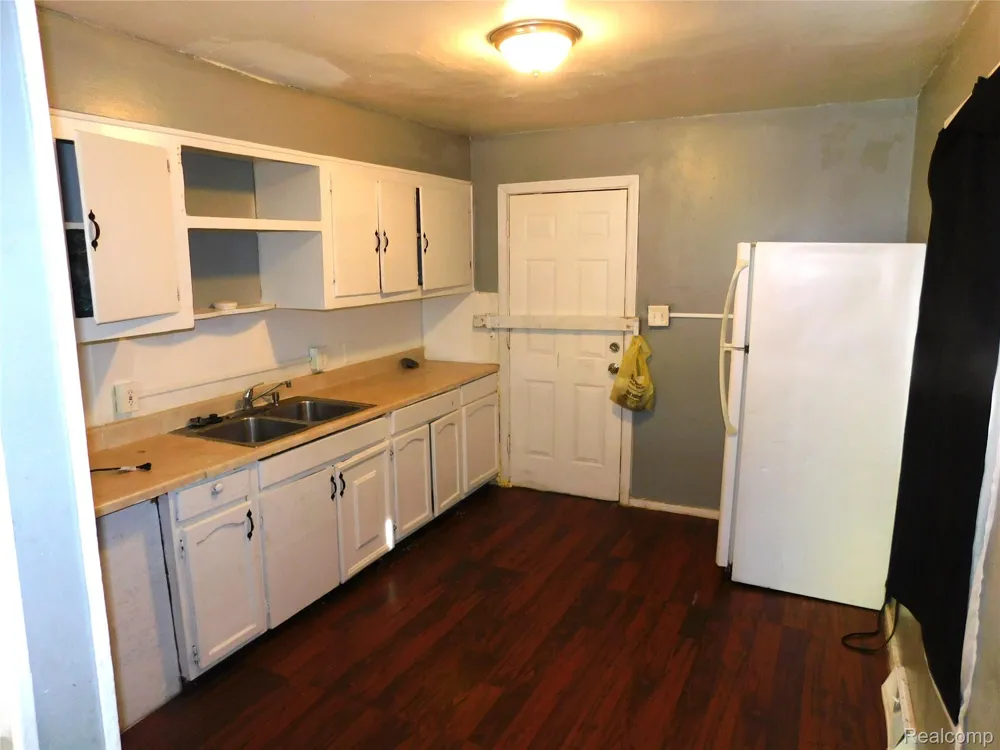 722 Barrie Avenue Flint City, MI 48507