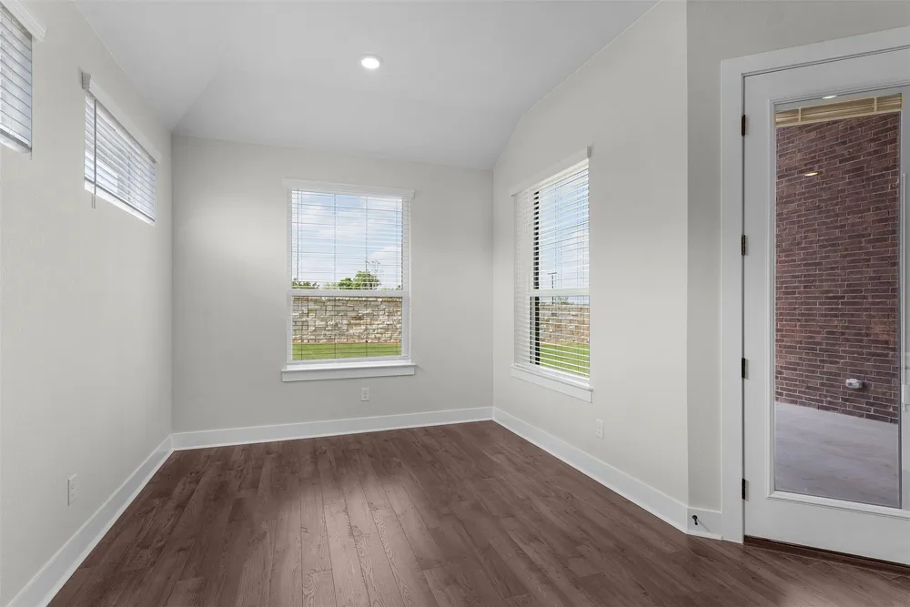 4742 Regents Place Round Rock, TX 78665